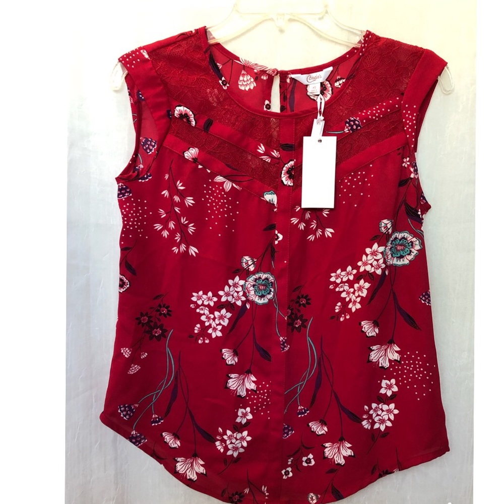 Bright and chic blouse!